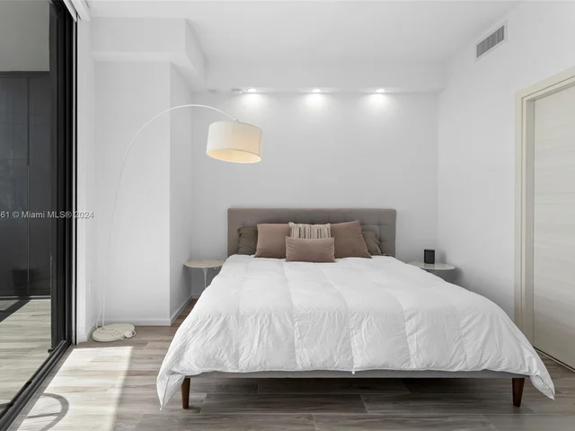 801 S Miami Ave # 4904, Miami FL 33130