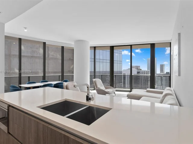 801 S Miami Ave # 4904, Miami FL 33130