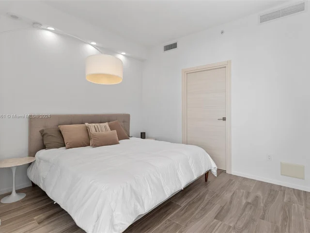 801 S Miami Ave # 4904, Miami FL 33130