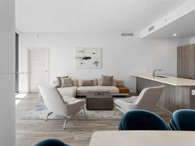 801 S Miami Ave # 4904, Miami FL 33130