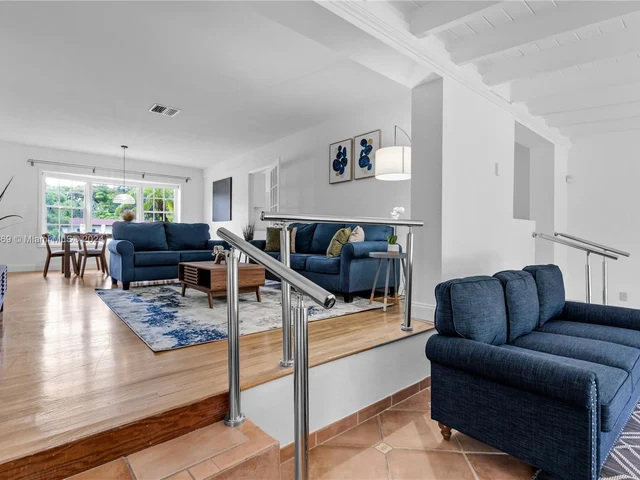 7800 SW 96th St, Miami FL 33156