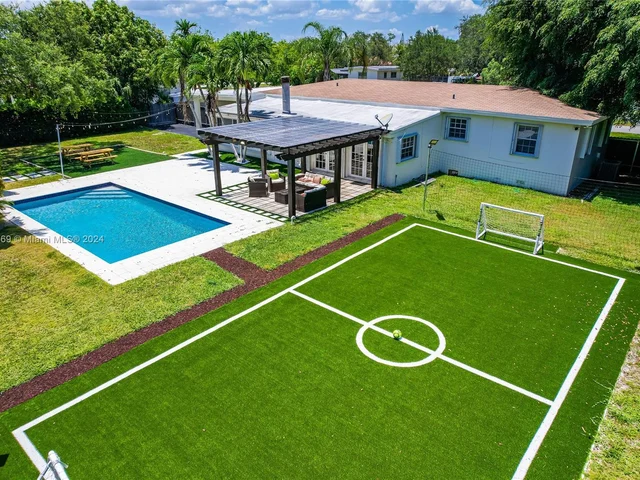 7800 SW 96th St, Miami FL 33156