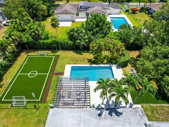 7800 SW 96th St, Miami FL 33156