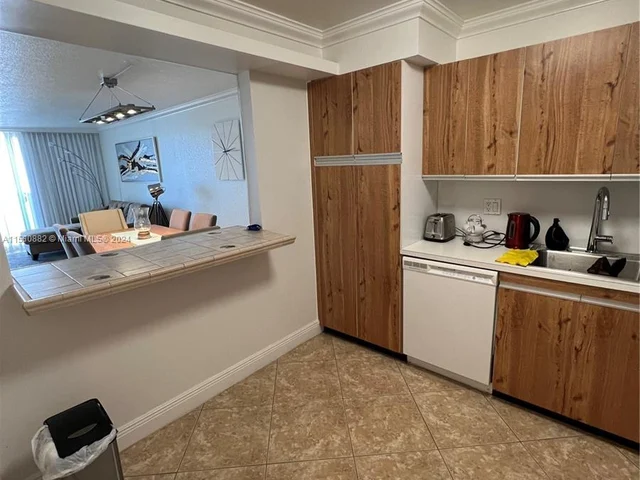 2301 S Ocean Dr # 506, Hollywood FL 33019