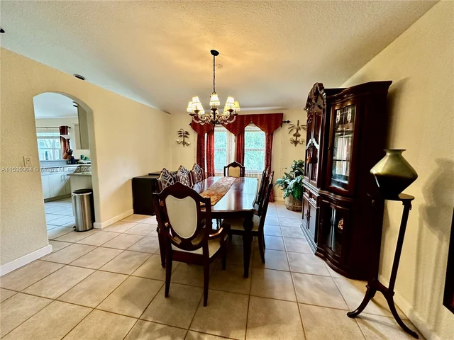 6578 NW 113th Pl, Doral FL 33178