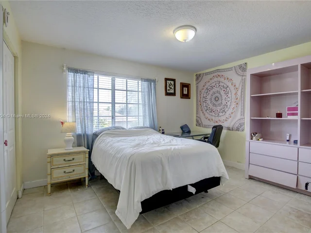 6578 NW 113th Pl, Doral FL 33178