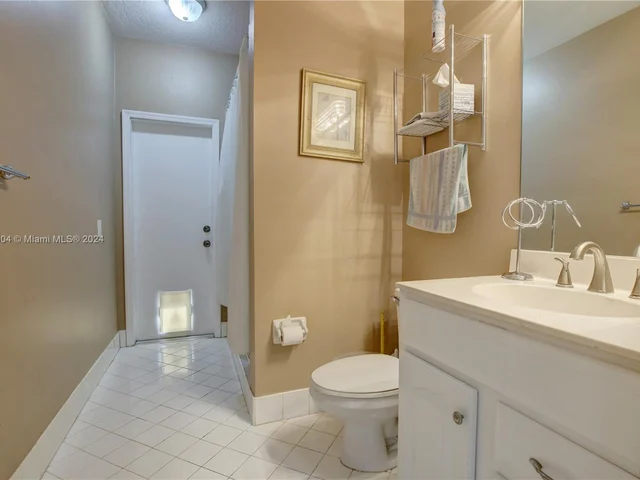 6578 NW 113th Pl, Doral FL 33178