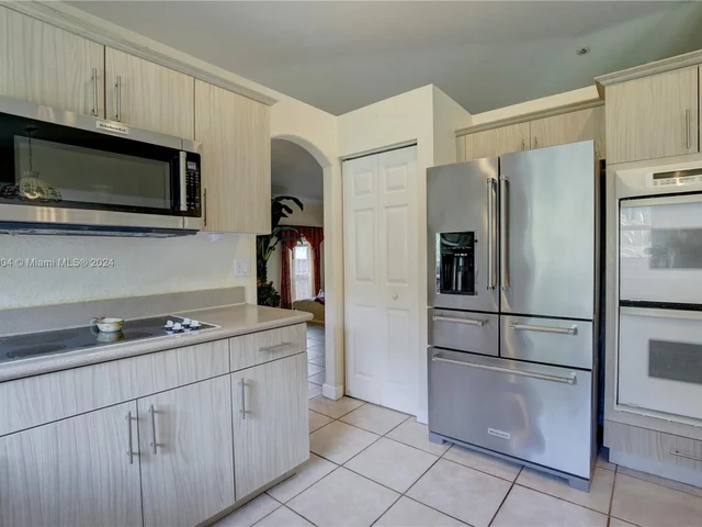 6578 NW 113th Pl, Doral FL 33178