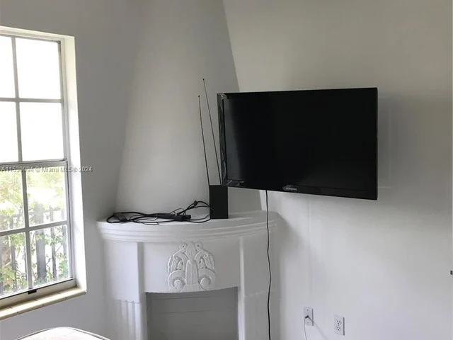 1526 Pennsylvania Ave # 7, Miami Beach FL 33139