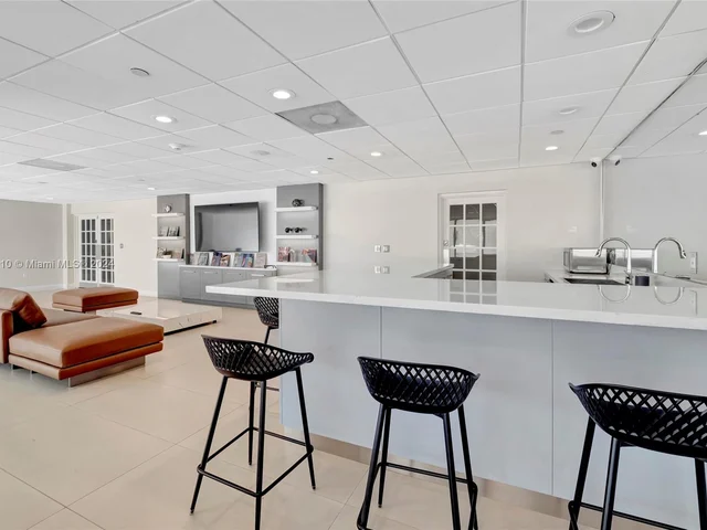 155 SE Ocean Lane Dr # 1006, Key Biscayne FL 33149