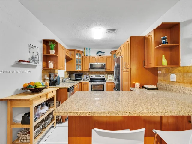 7545 SW 30th St, Miami FL 33155