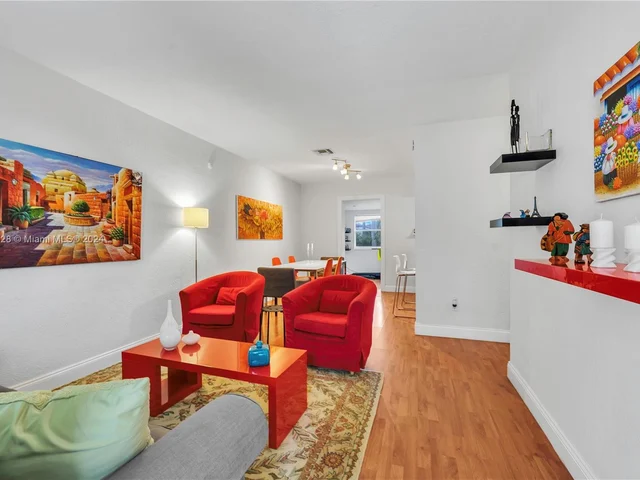 7545 SW 30th St, Miami FL 33155