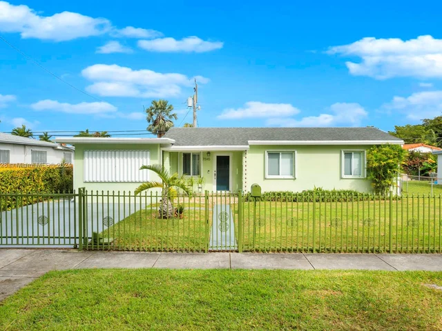 7545 SW 30th St, Miami FL 33155