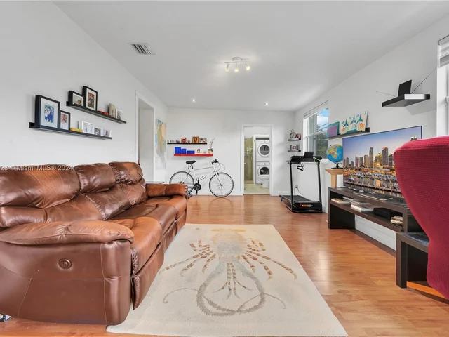 7545 SW 30th St, Miami FL 33155