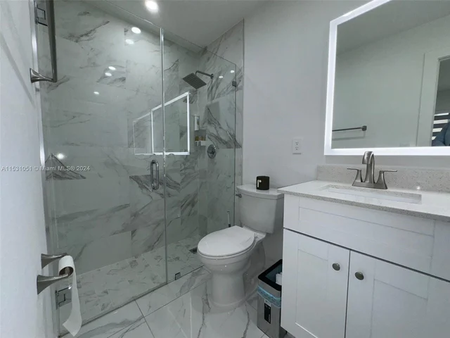 2490 NW 44th St # 2490, Miami FL 33142