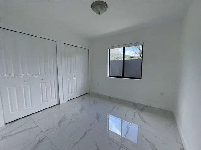2490 NW 44th St # 2492, Miami FL 33142
