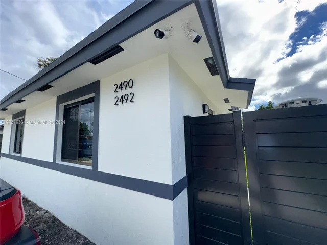 2490 NW 44th St # 2492, Miami FL 33142
