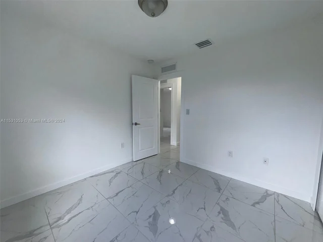 2490 NW 44th St # 2492, Miami FL 33142