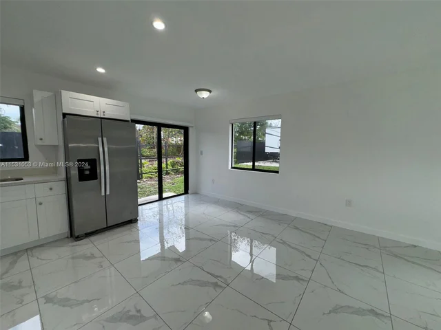 2490 NW 44th St # 2492, Miami FL 33142