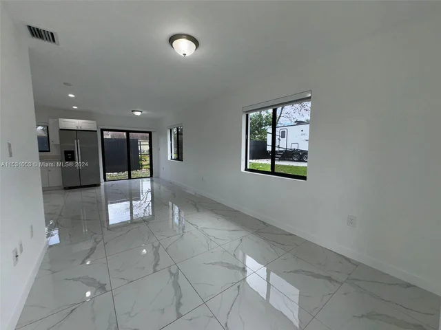 2490 NW 44th St # 2492, Miami FL 33142