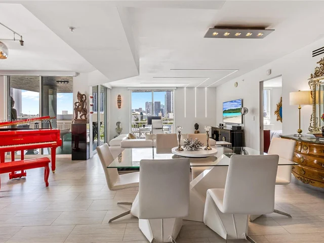 275 NE 18th St # 707, Miami FL 33132