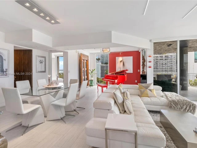 275 NE 18th St # 707, Miami FL 33132