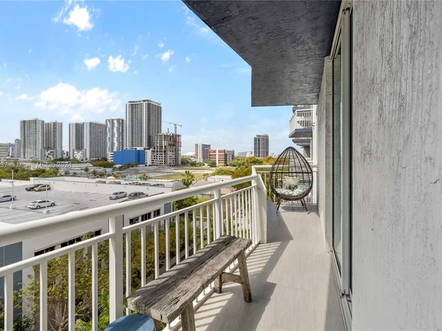 275 NE 18th St # 707, Miami FL 33132