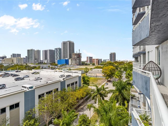 275 NE 18th St # 707, Miami FL 33132