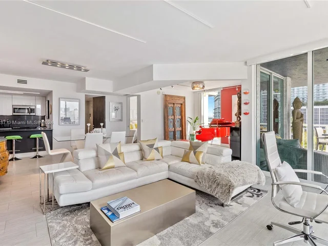 275 NE 18th St # 707, Miami FL 33132