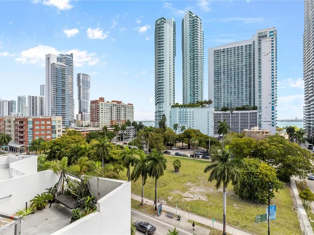 275 NE 18th St # 707, Miami FL 33132