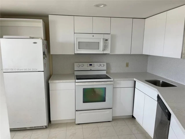 1770 NE 191st St # 1, Miami FL 33179