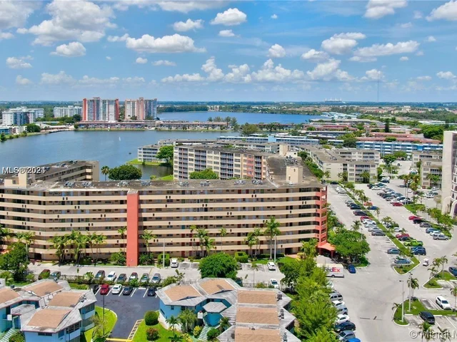 1770 NE 191st St # 1, Miami FL 33179