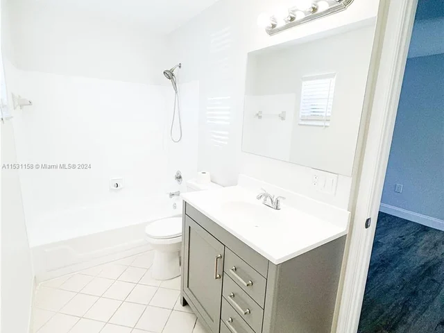 1574 NW 103rd Ter, Coral Springs FL 33071