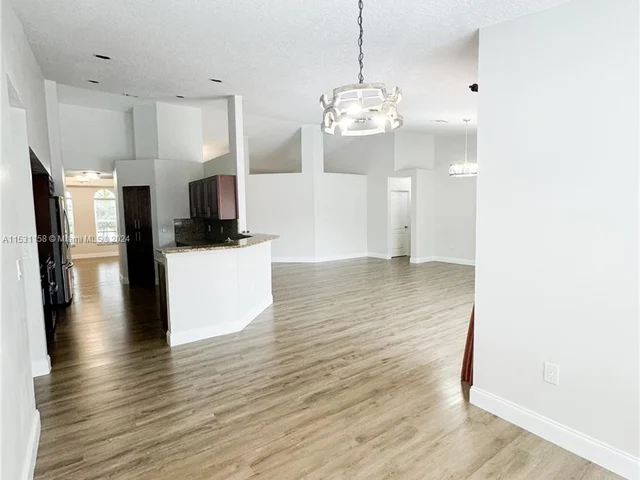 1574 NW 103rd Ter, Coral Springs FL 33071