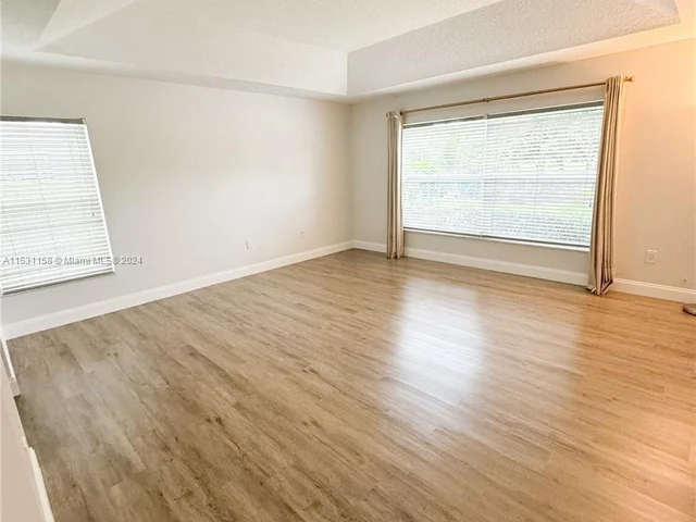 1574 NW 103rd Ter, Coral Springs FL 33071