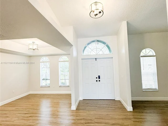 1574 NW 103rd Ter, Coral Springs FL 33071