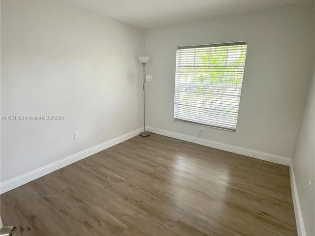 1574 NW 103rd Ter, Coral Springs FL 33071