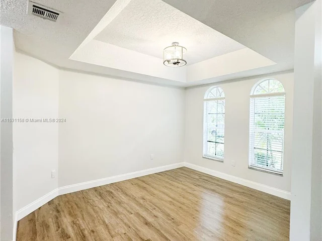 1574 NW 103rd Ter, Coral Springs FL 33071