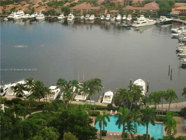 3598 Yacht Club Dr # 4, Aventura FL 33180