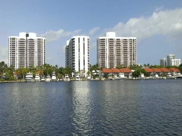 3598 Yacht Club Dr # 4, Aventura FL 33180