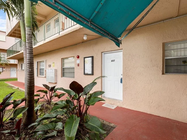 820 SW 105th Ave # 607, Miami FL 33174