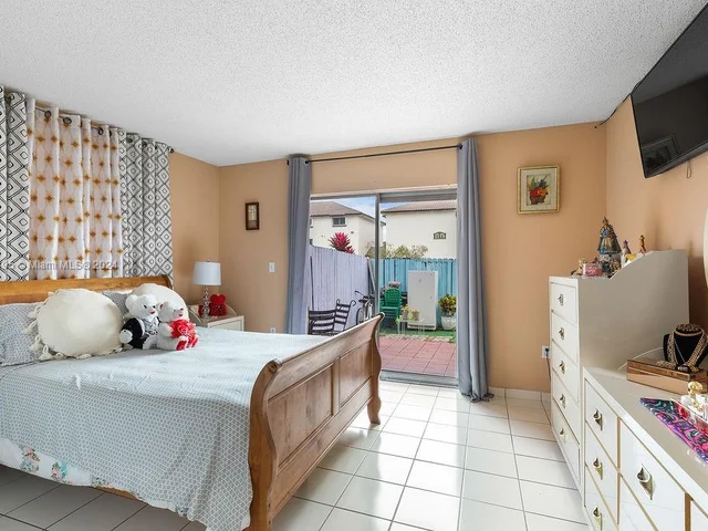 820 SW 105th Ave # 607, Miami FL 33174