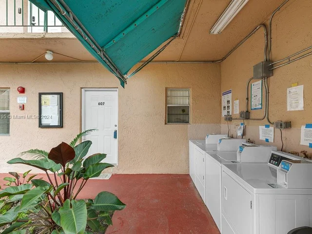820 SW 105th Ave # 607, Miami FL 33174
