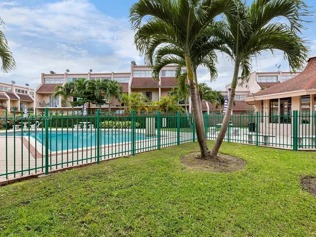 820 SW 105th Ave # 607, Miami FL 33174