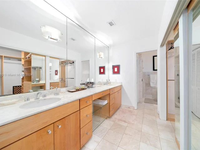 301 W Rivo Alto Dr # 0, Miami Beach FL 33139