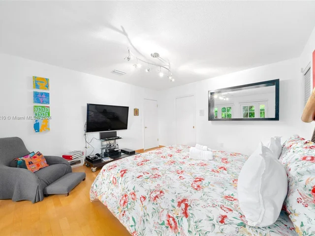 301 W Rivo Alto Dr # 0, Miami Beach FL 33139