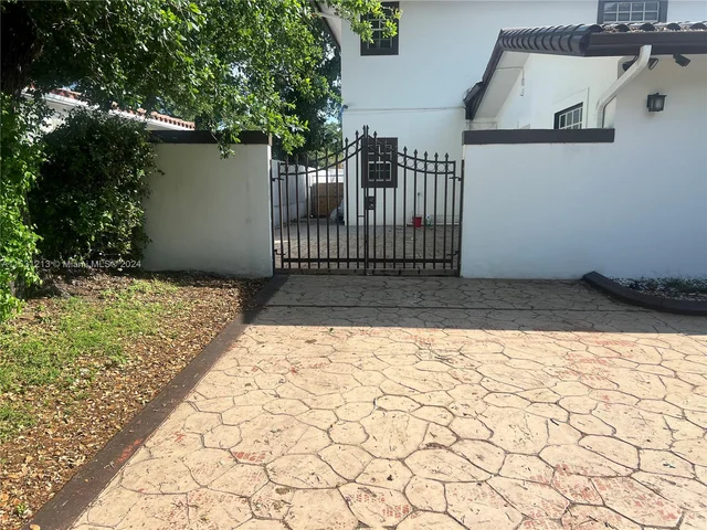 6284 SW 26th St # 0, Miami FL 33155