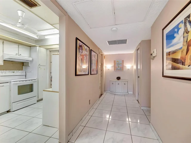 2800 N Palm Aire Dr # 310, Pompano Beach FL 33069