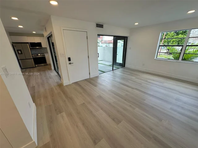 9734 NW 5th Ter # 9734, Miami FL 33172