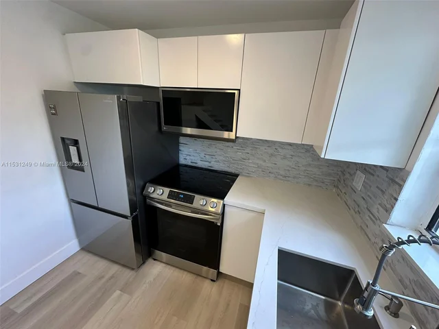 9734 NW 5th Ter # 9734, Miami FL 33172